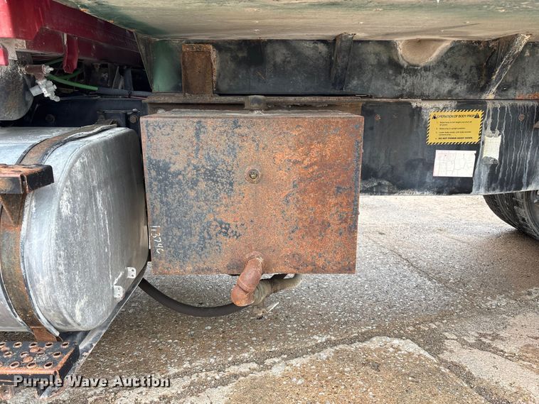 image for item FK3524 1997 Ford LT8000 dump truck