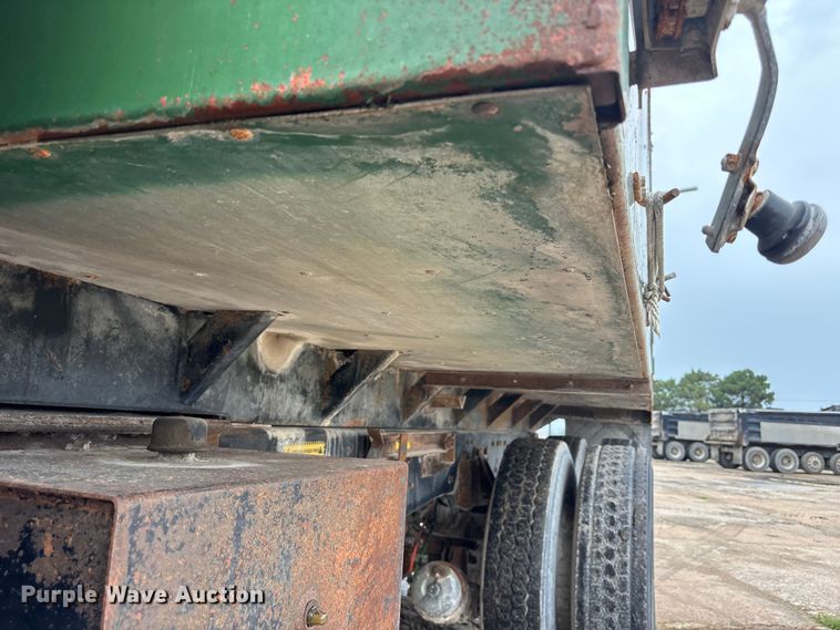 image for item FK3524 1997 Ford LT8000 dump truck
