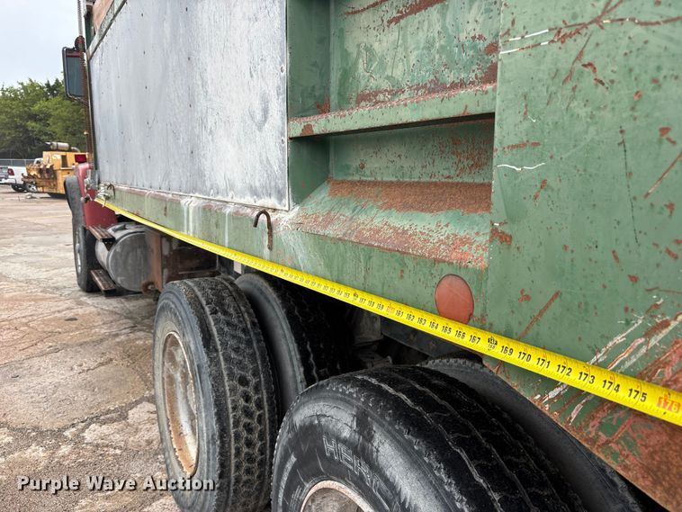 image for item FK3524 1997 Ford LT8000 dump truck