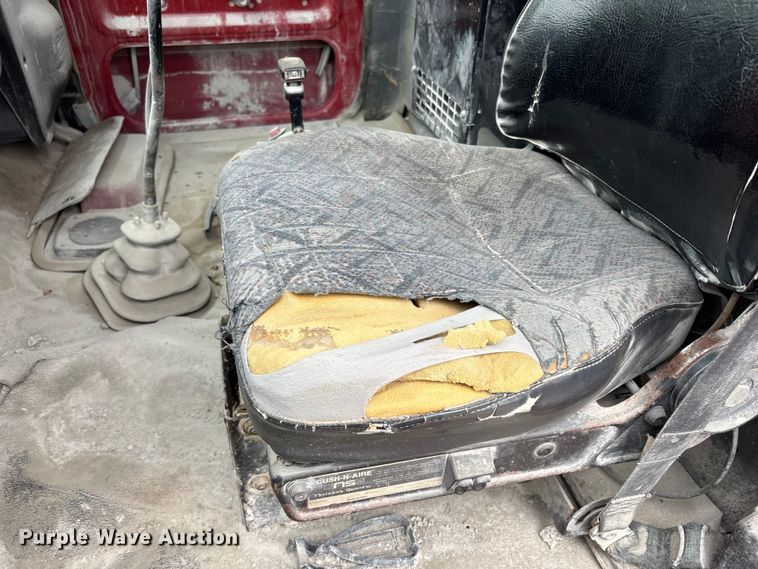 image for item FK3524 1997 Ford LT8000 dump truck