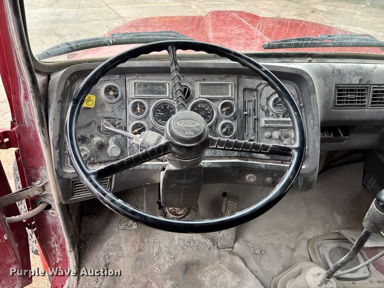 image for item FK3524 1997 Ford LT8000 dump truck