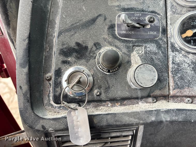 image for item FK3524 1997 Ford LT8000 dump truck