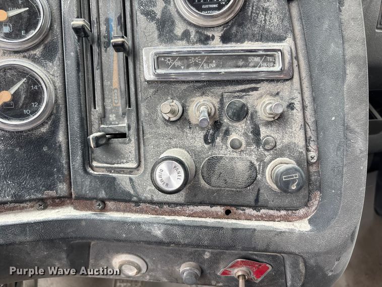 image for item FK3524 1997 Ford LT8000 dump truck