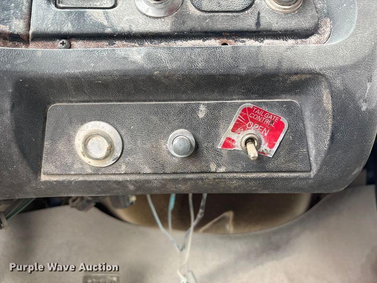 image for item FK3524 1997 Ford LT8000 dump truck