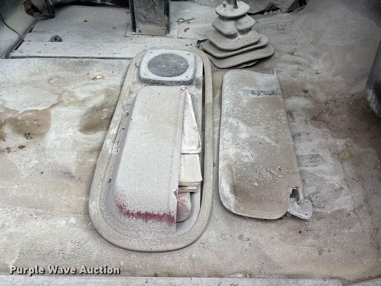 image for item FK3524 1997 Ford LT8000 dump truck