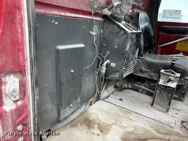 image for item FK3524 1997 Ford LT8000 dump truck