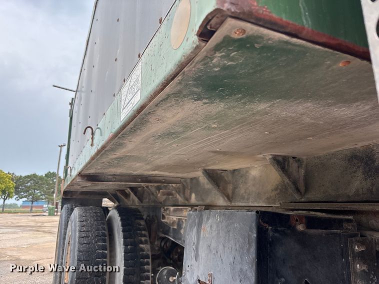 image for item FK3524 1997 Ford LT8000 dump truck
