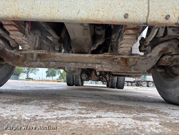 image for item FK3524 1997 Ford LT8000 dump truck