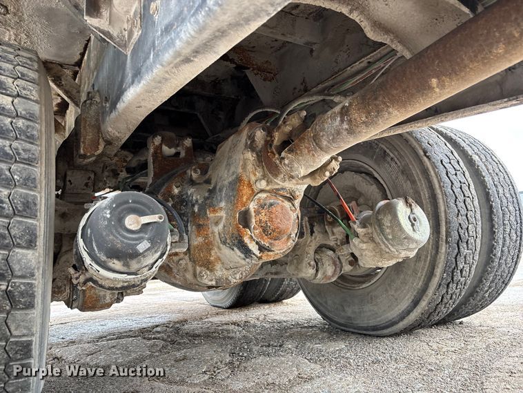 image for item FK3524 1997 Ford LT8000 dump truck