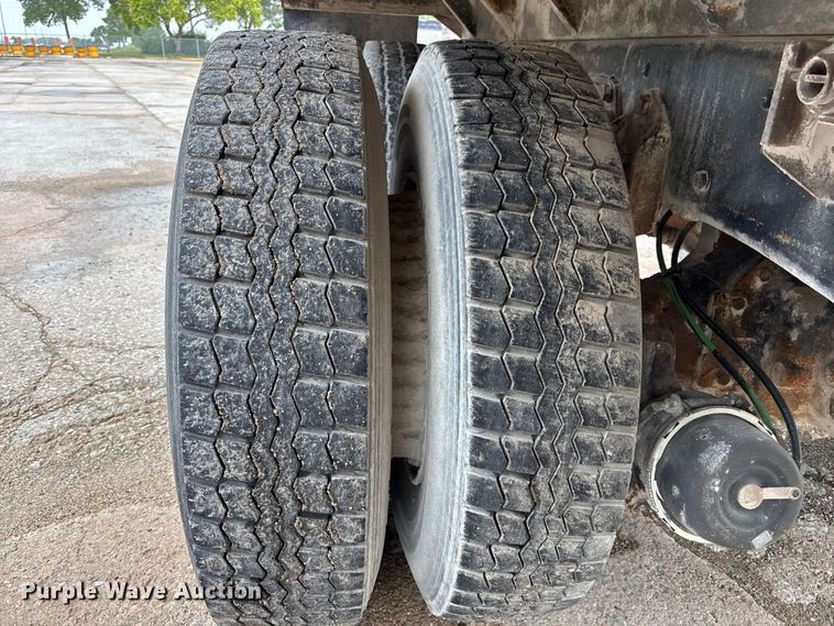 image for item FK3524 1997 Ford LT8000 dump truck