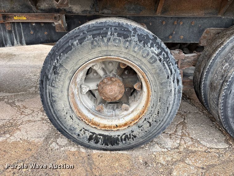 image for item FK3524 1997 Ford LT8000 dump truck