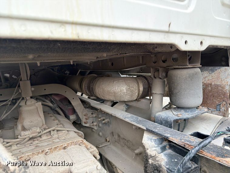 image for item FK3526 2009 Mack CXU613 semi truck