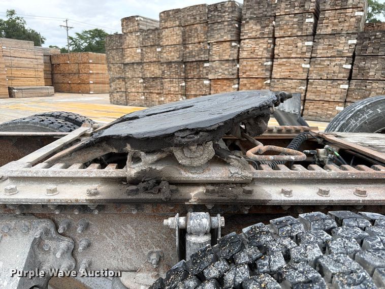 image for item FK3526 2009 Mack CXU613 semi truck