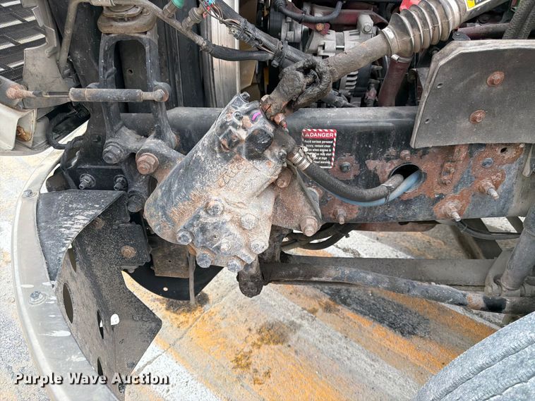 image for item FK3526 2009 Mack CXU613 semi truck