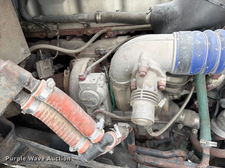 image for item FK3526 2009 Mack CXU613 semi truck