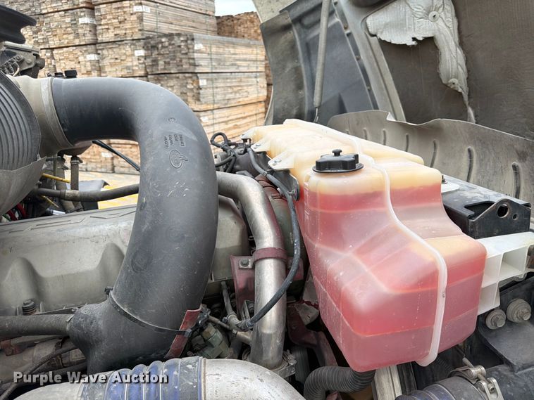 image for item FK3526 2009 Mack CXU613 semi truck