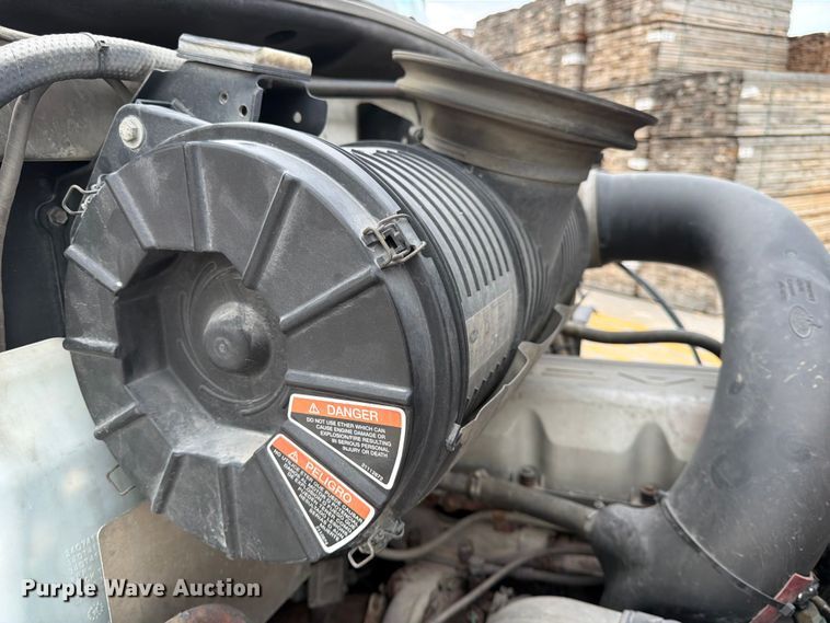 image for item FK3526 2009 Mack CXU613 semi truck