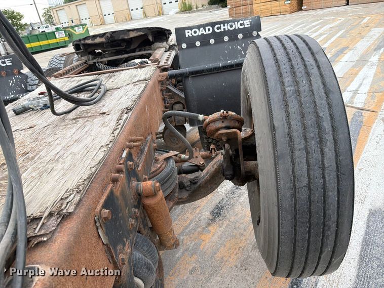 image for item FK3526 2009 Mack CXU613 semi truck
