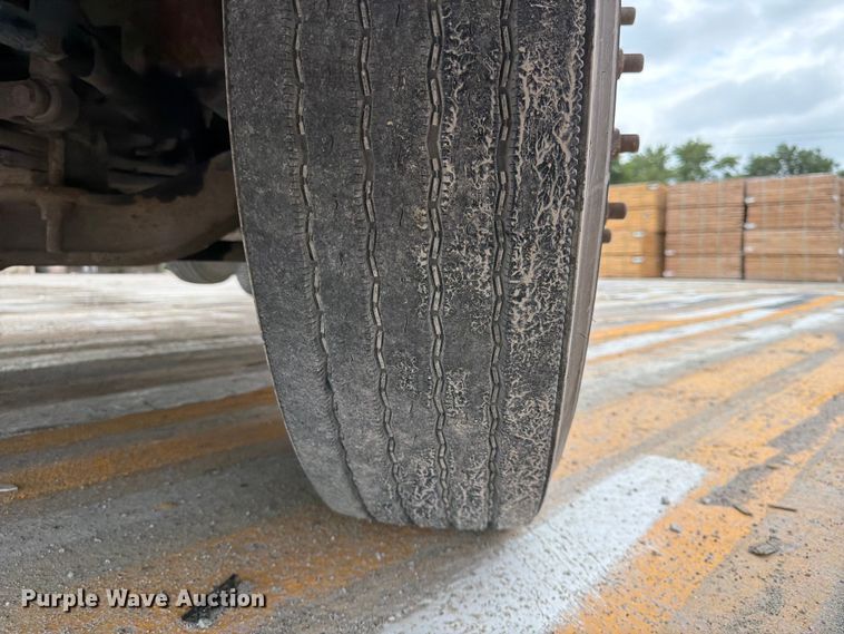 image for item FK3526 2009 Mack CXU613 semi truck