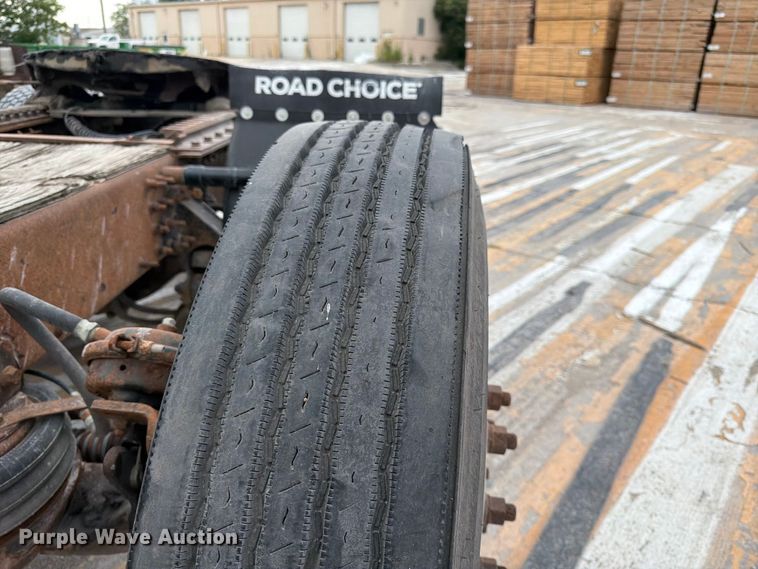 image for item FK3526 2009 Mack CXU613 semi truck