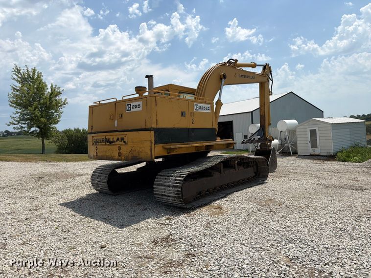 image for item FK3529 1985 Caterpillar 225LC excavator