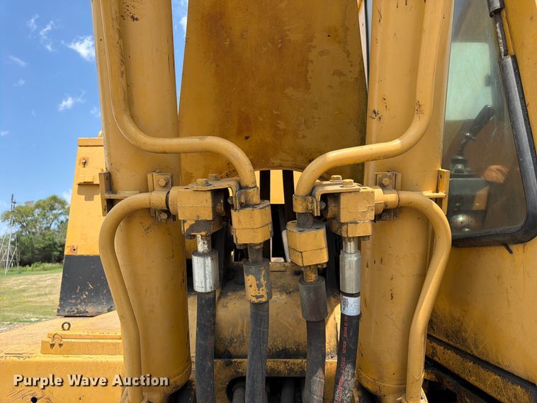 image for item FK3529 1985 Caterpillar 225LC excavator