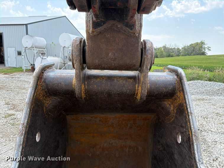 image for item FK3529 1985 Caterpillar 225LC excavator