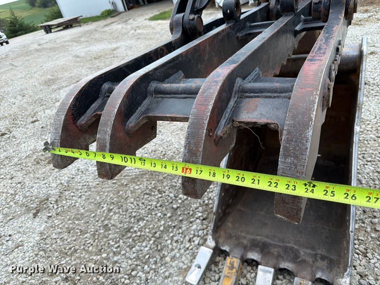 image for item FK3529 1985 Caterpillar 225LC excavator