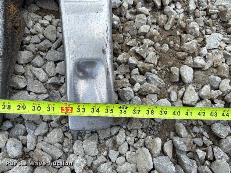 image for item FK3529 1985 Caterpillar 225LC excavator