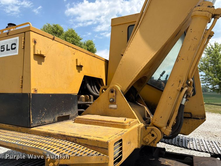 image for item FK3529 1985 Caterpillar 225LC excavator