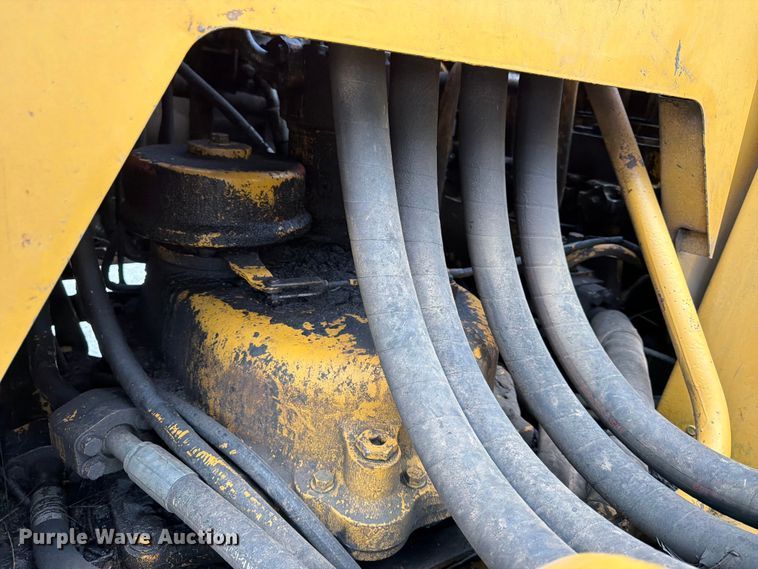 image for item FK3529 1985 Caterpillar 225LC excavator