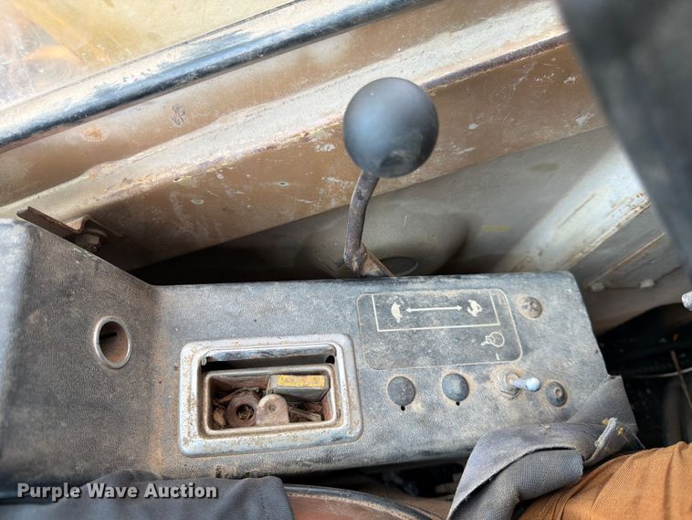 image for item FK3529 1985 Caterpillar 225LC excavator