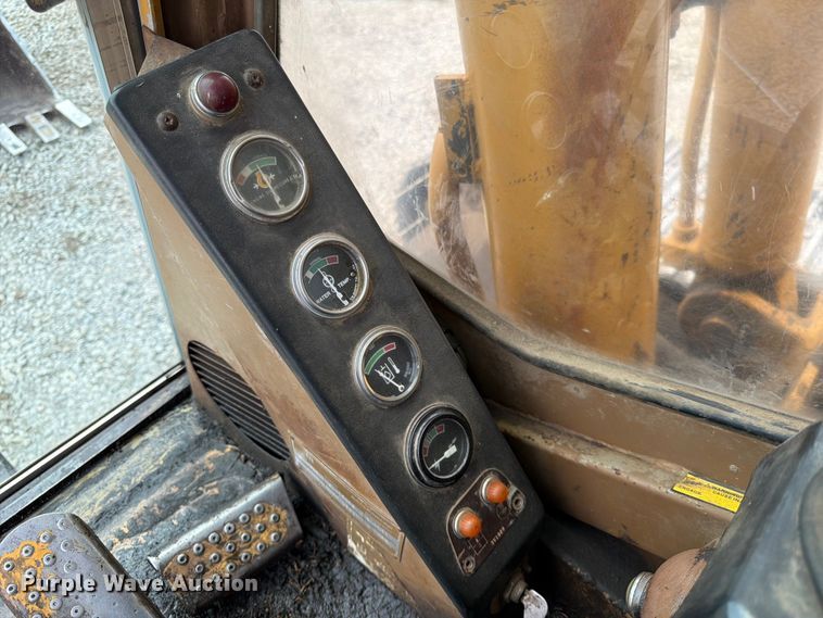 image for item FK3529 1985 Caterpillar 225LC excavator
