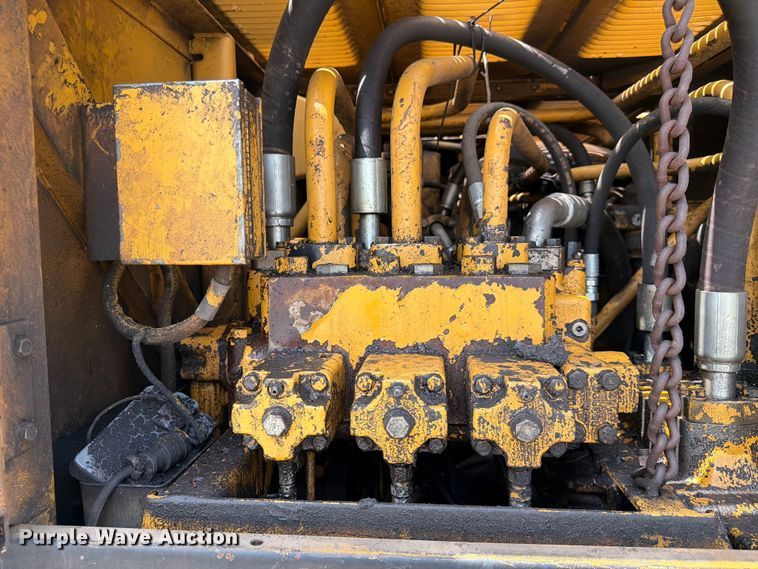 image for item FK3529 1985 Caterpillar 225LC excavator