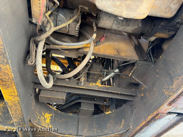 image for item FK3529 1985 Caterpillar 225LC excavator