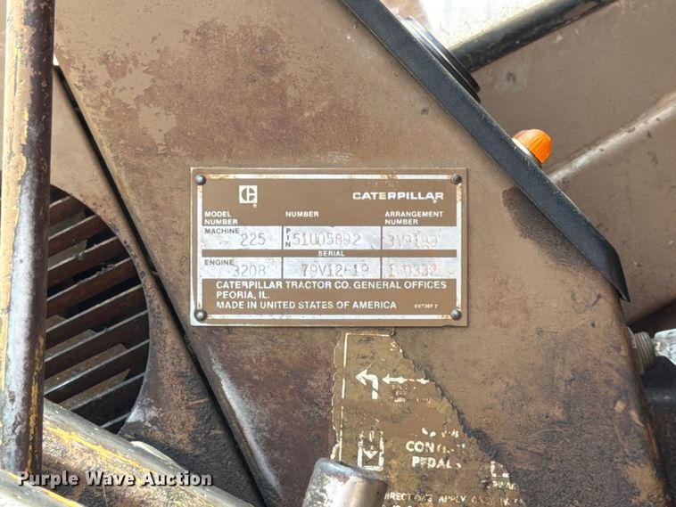 image for item FK3529 1985 Caterpillar 225LC excavator