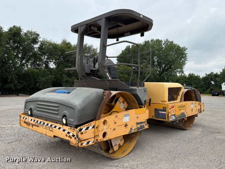 image for item FK3538 2011 Volvo DD138HF double drum vibratory roller