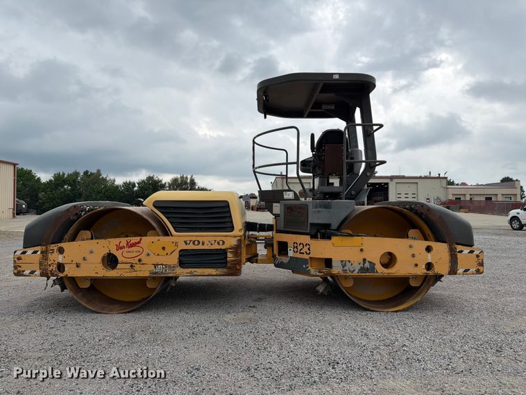 image for item FK3538 2011 Volvo DD138HF double drum vibratory roller