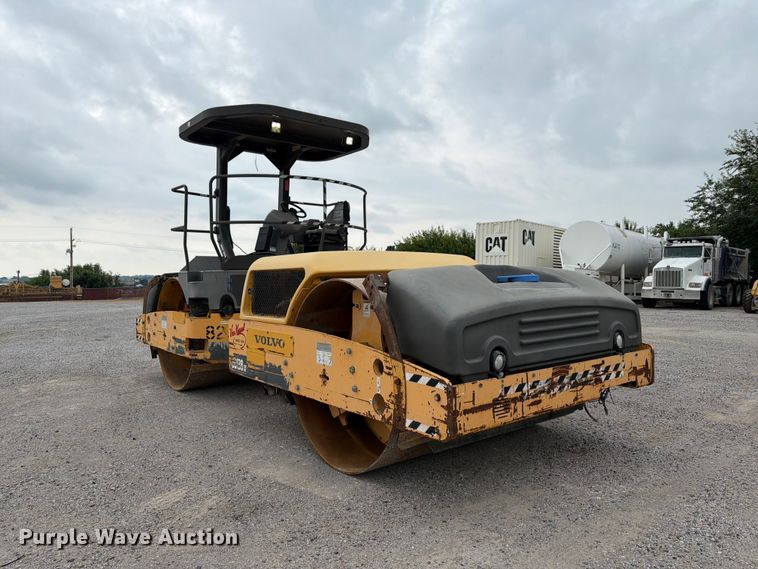 image for item FK3538 2011 Volvo DD138HF double drum vibratory roller