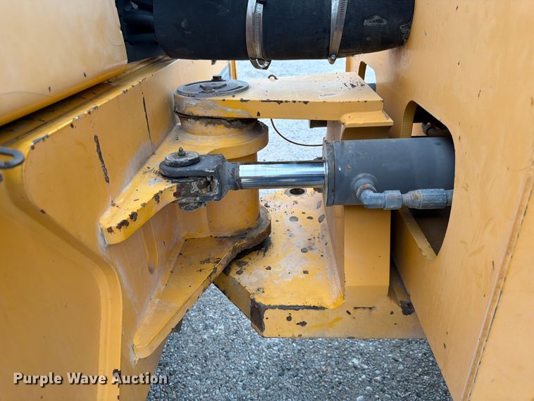 image for item FK3538 2011 Volvo DD138HF double drum vibratory roller