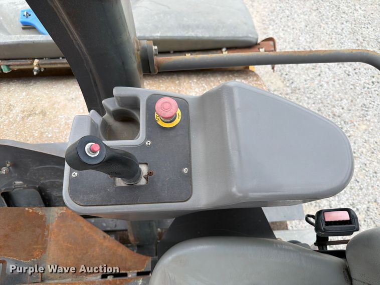 image for item FK3538 2011 Volvo DD138HF double drum vibratory roller