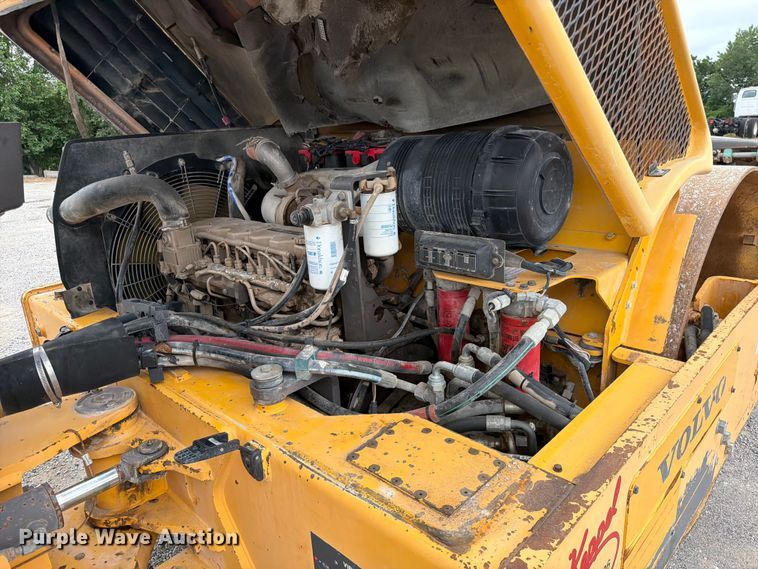 image for item FK3538 2011 Volvo DD138HF double drum vibratory roller