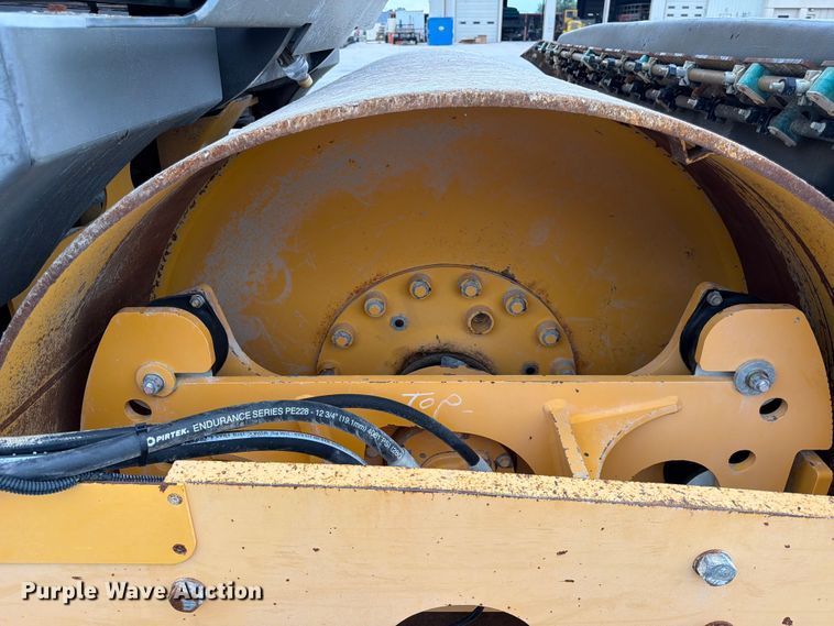 image for item FK3538 2011 Volvo DD138HF double drum vibratory roller