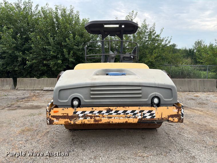 image for item FK3539 2012 Volvo DD138HF double drum vibratory roller
