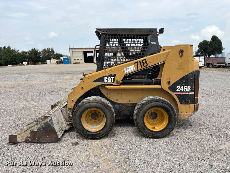image for item FK3540 2004 Caterpillar 246B skid steer loader