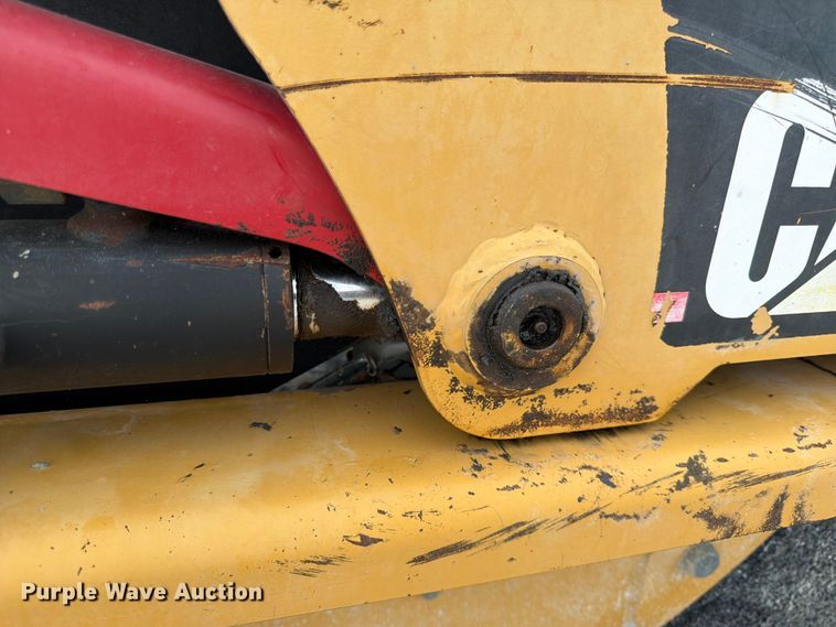 image for item FK3540 2004 Caterpillar 246B skid steer loader
