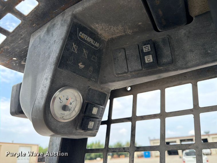 image for item FK3540 2004 Caterpillar 246B skid steer loader