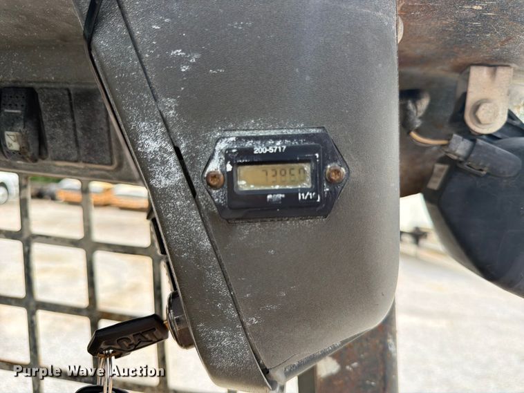 image for item FK3540 2004 Caterpillar 246B skid steer loader
