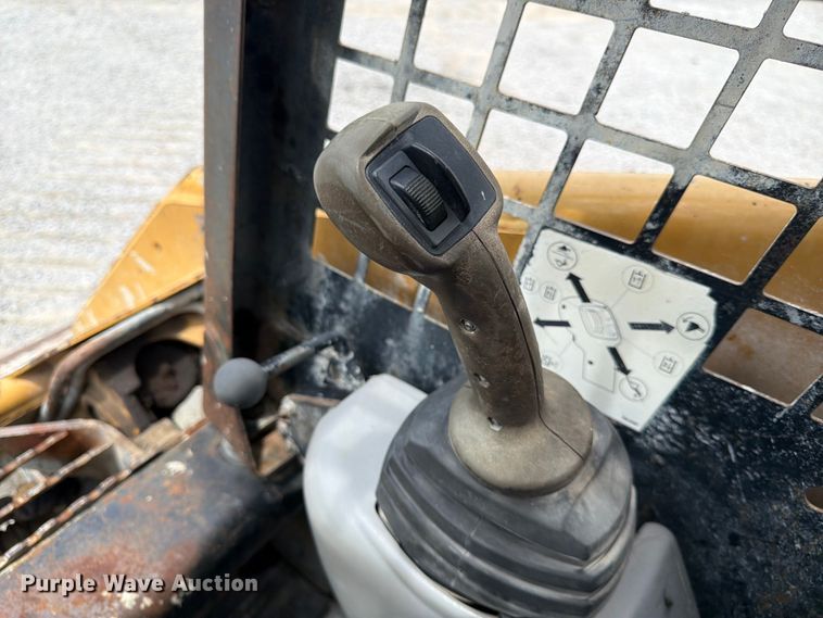 image for item FK3540 2004 Caterpillar 246B skid steer loader