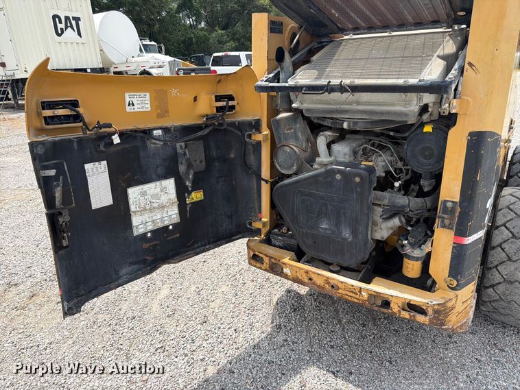 image for item FK3540 2004 Caterpillar 246B skid steer loader